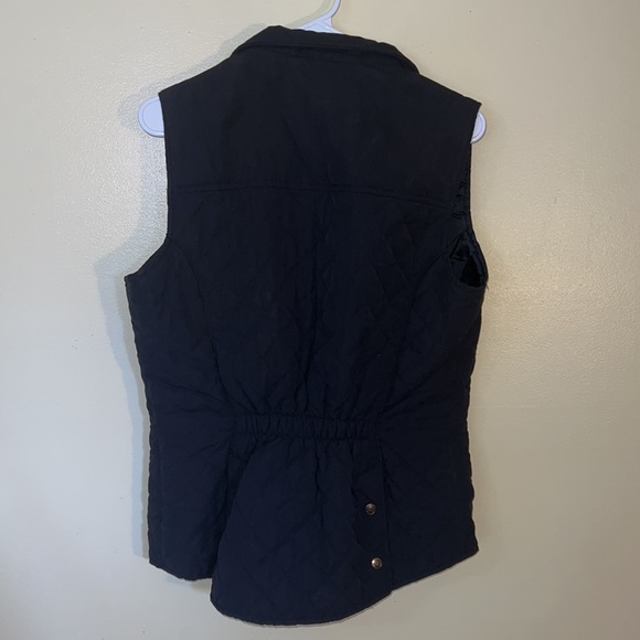Dublin quilted riding vest with double rear vent with snaps. - Picture 3 of 9